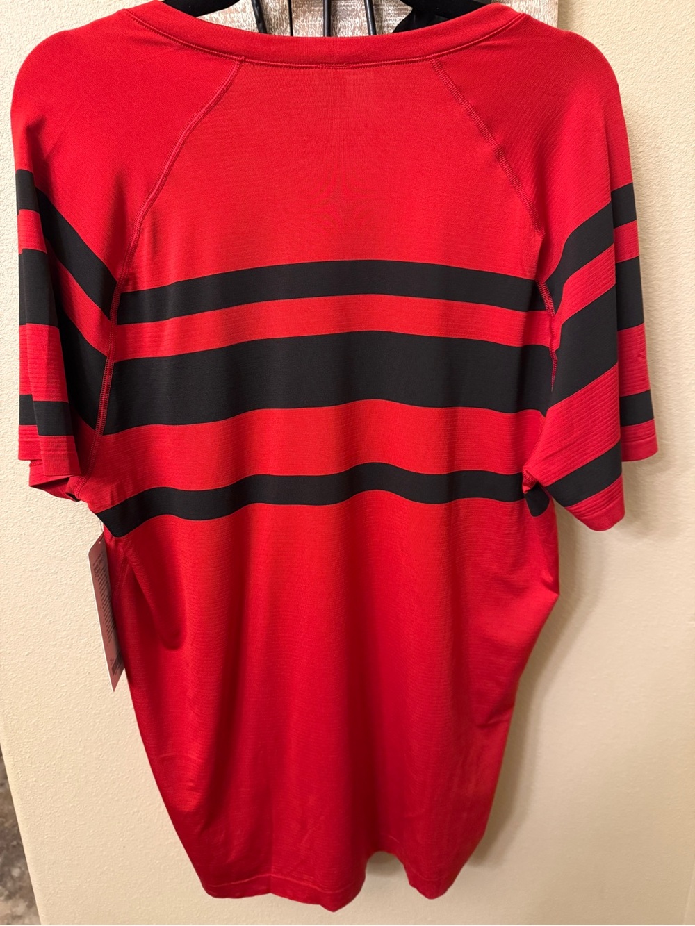lululemon Metal Vent Tech Short Sleeve Tee Red Black Striped Mens XXL NWT - Picture 5 of 6
